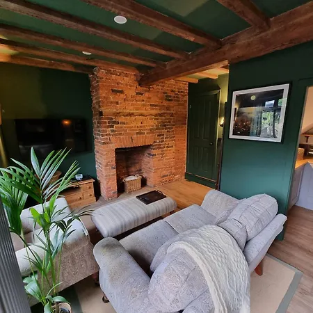 Holiday home Rose Oulton *