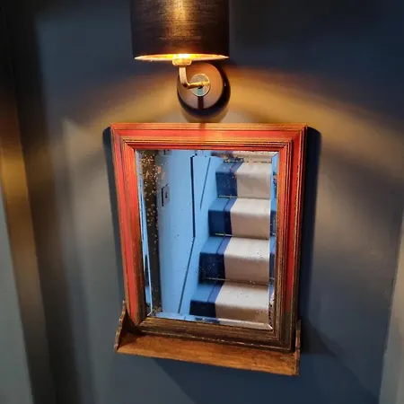 Rose Oulton Holiday home