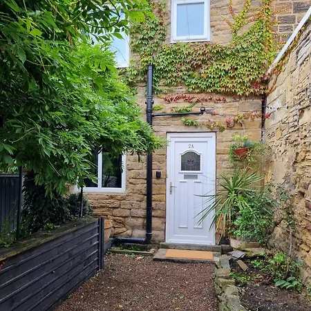 Rose Oulton Leeds Holiday home *